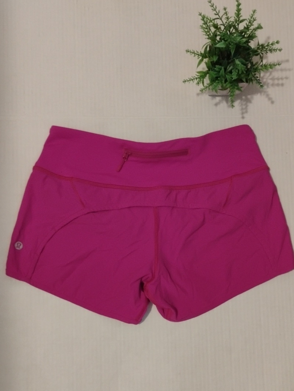lululemon athletica Speed Up Shorts. Womens size 4. Fuschia in color.